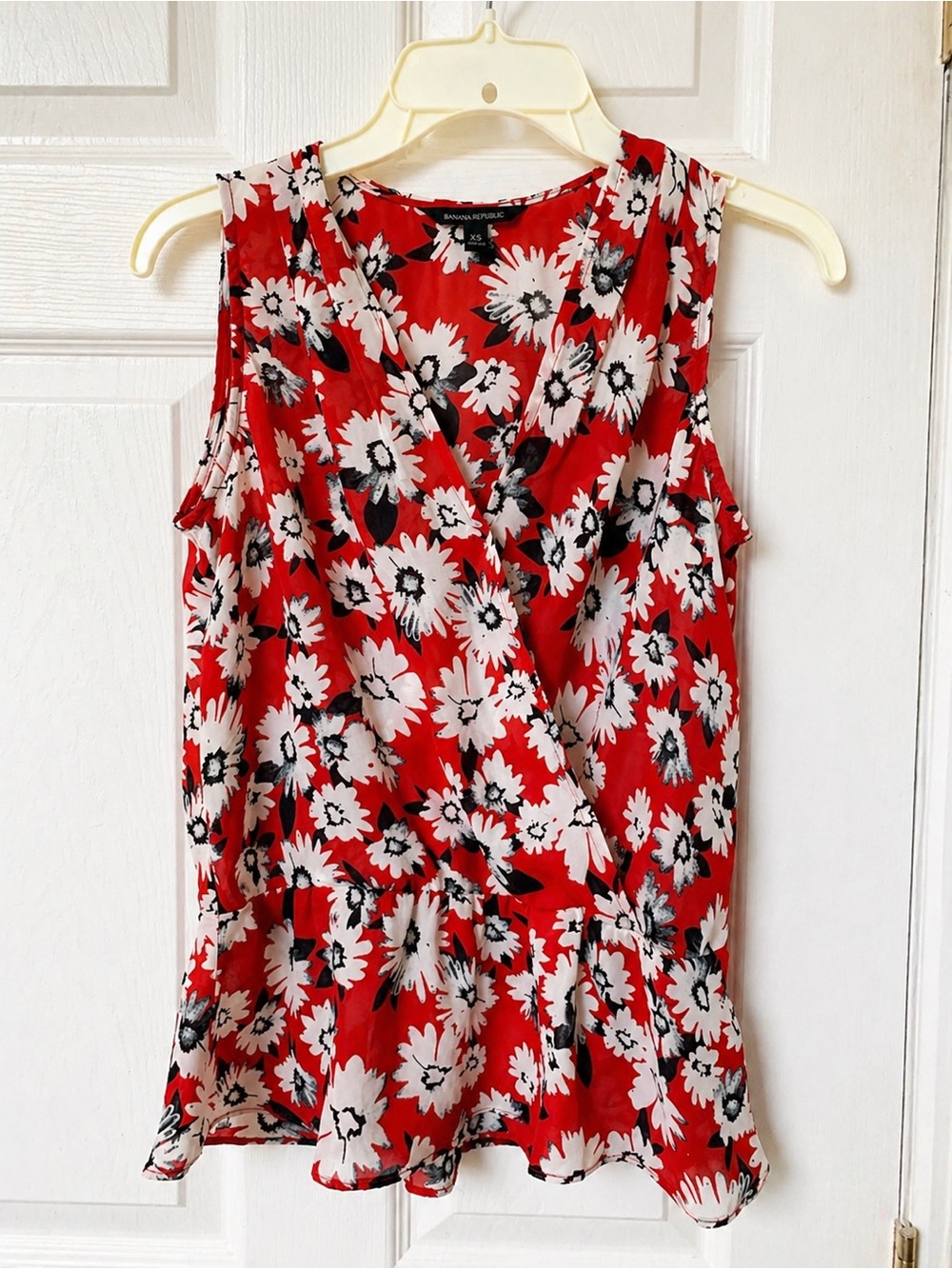 Banana Republic Red Floral Sleeveless Top